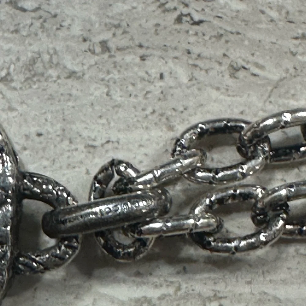 Gucci Textured Interlocking G Pendant Necklace Silver